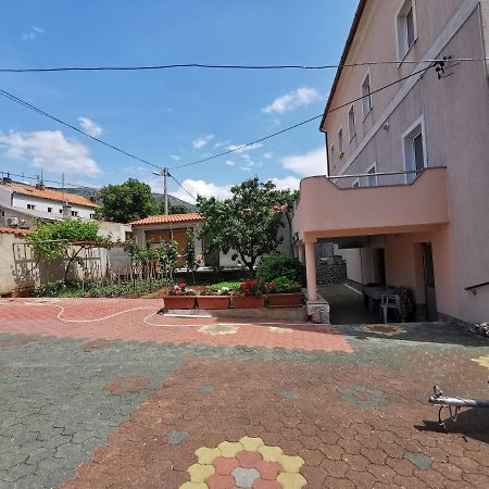 Apartman Pod Nehajem Appartement Senj  Buitenkant foto
