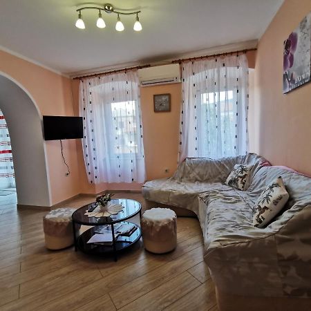 Apartman Pod Nehajem Appartement Senj  Buitenkant foto