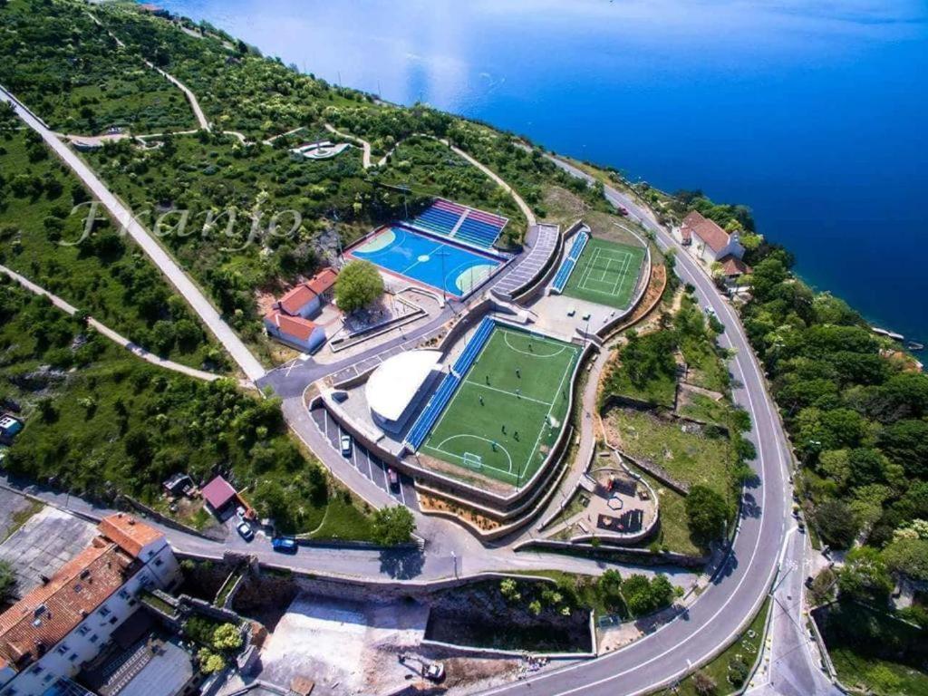 Apartman Pod Nehajem Appartement Senj  Buitenkant foto