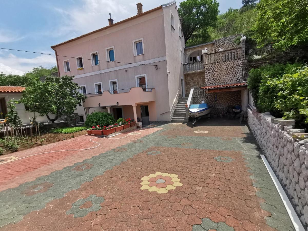 Apartman Pod Nehajem Appartement Senj  Buitenkant foto