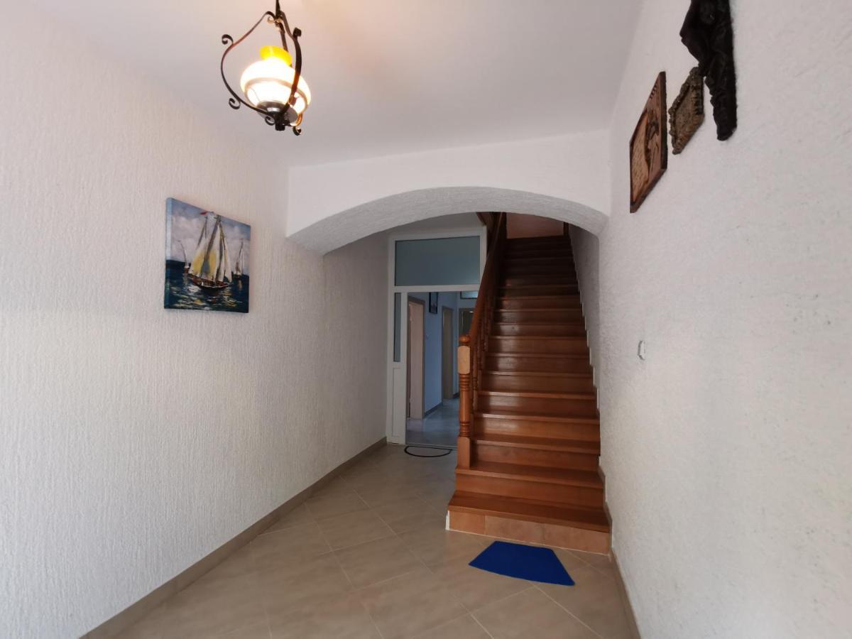 Apartman Pod Nehajem Appartement Senj  Buitenkant foto