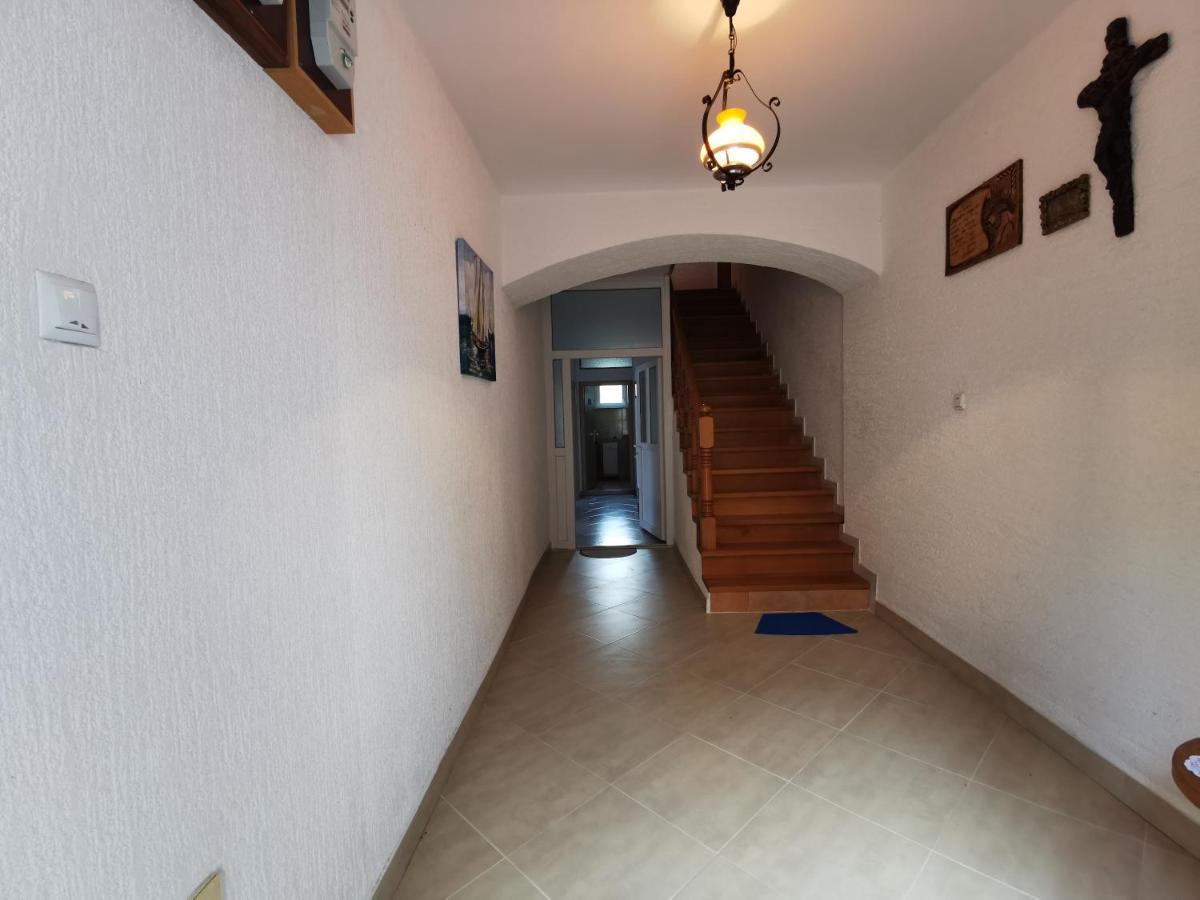 Apartman Pod Nehajem Appartement Senj  Buitenkant foto