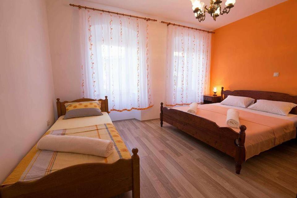 Apartman Pod Nehajem Appartement Senj  Buitenkant foto
