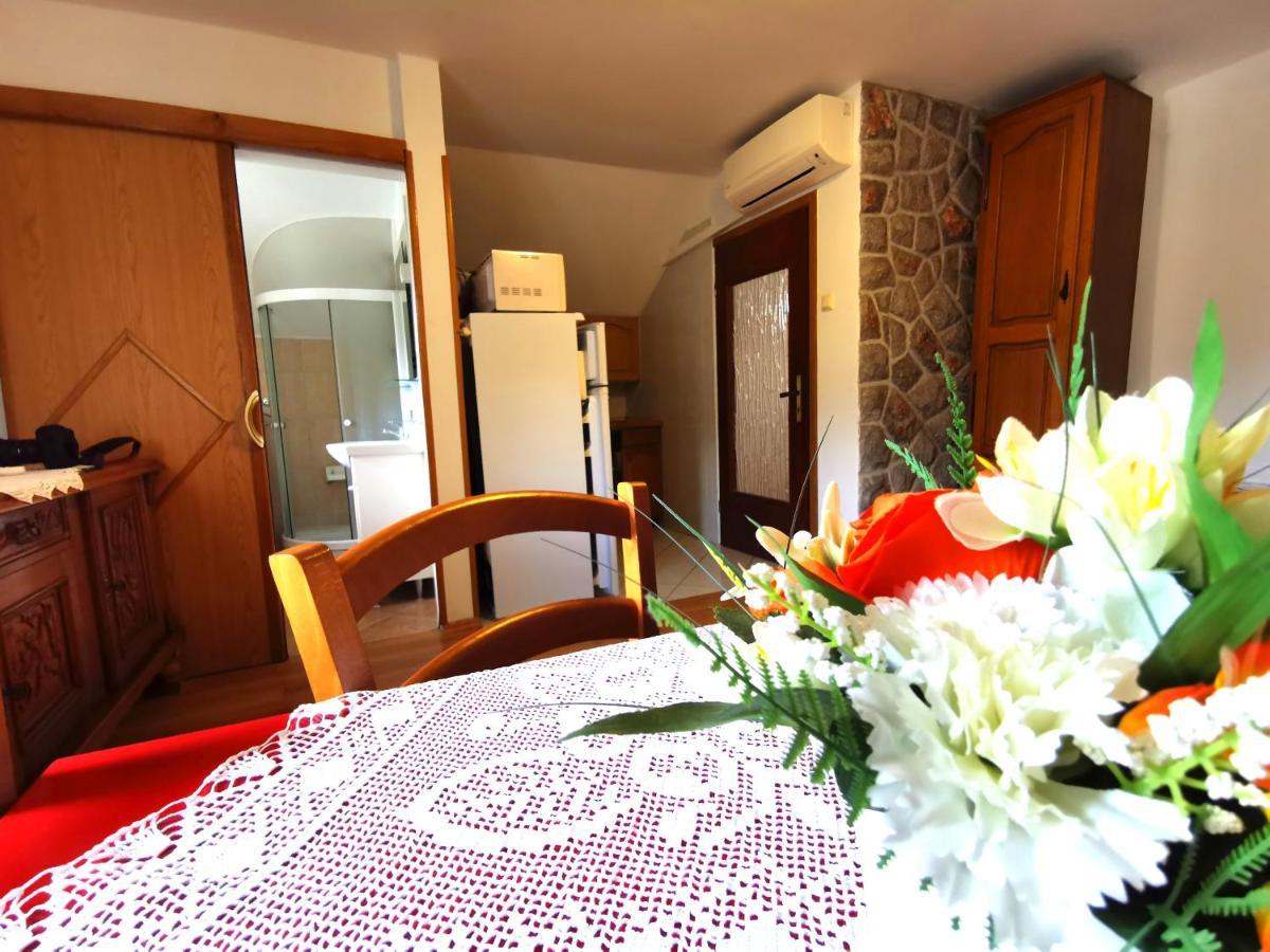 Apartman Pod Nehajem Appartement Senj  Buitenkant foto