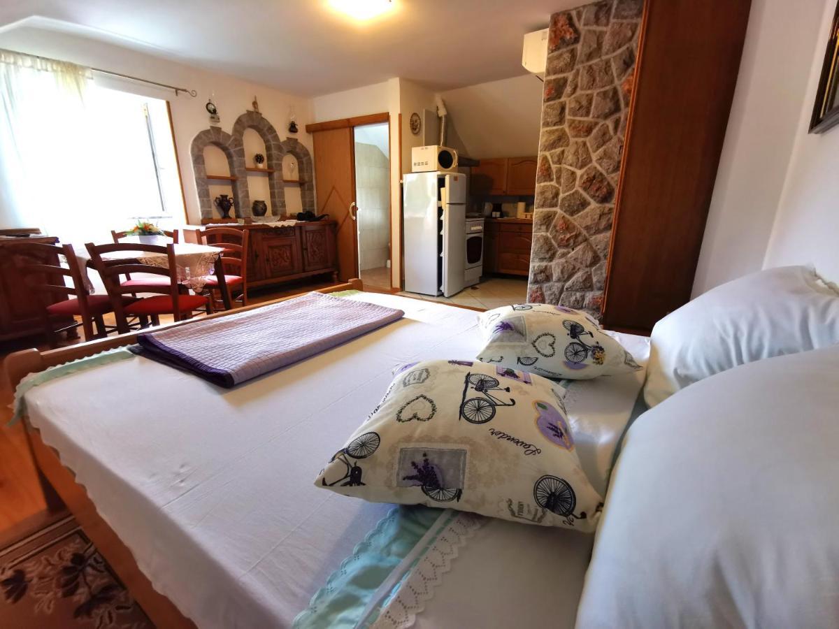 Apartman Pod Nehajem Appartement Senj  Buitenkant foto