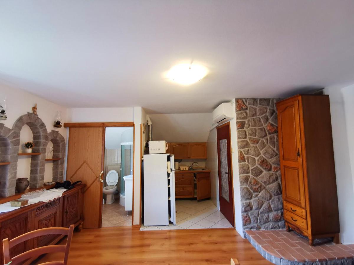 Apartman Pod Nehajem Appartement Senj  Buitenkant foto