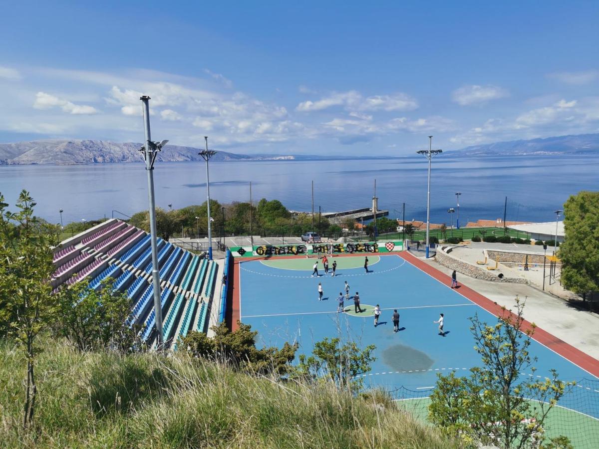 Apartman Pod Nehajem Appartement Senj  Buitenkant foto