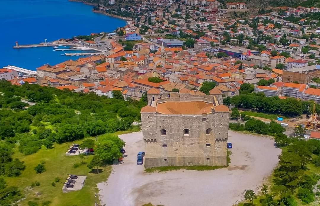Apartman Pod Nehajem Appartement Senj  Buitenkant foto