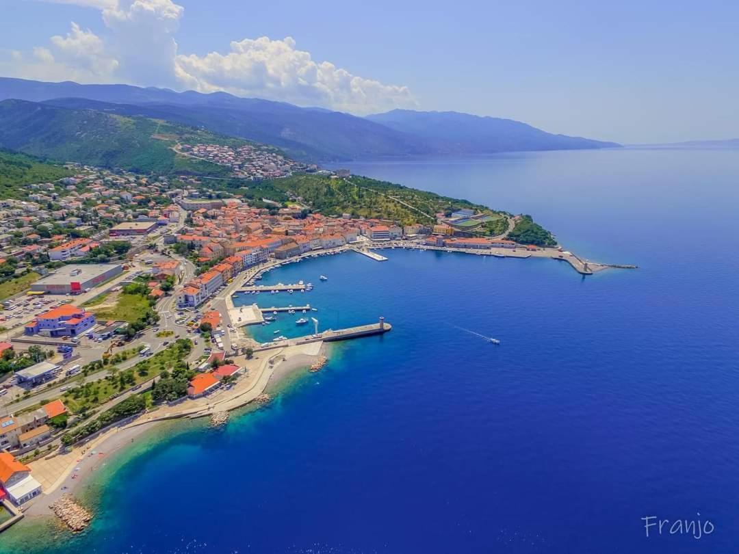 Apartman Pod Nehajem Appartement Senj  Buitenkant foto