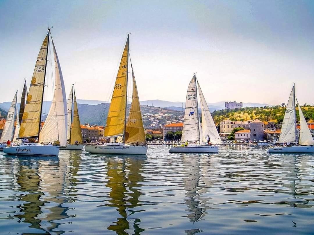 Apartman Pod Nehajem Appartement Senj  Buitenkant foto