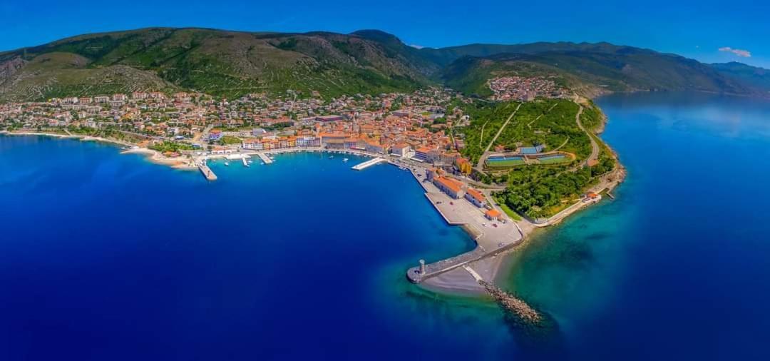 Apartman Pod Nehajem Appartement Senj  Buitenkant foto