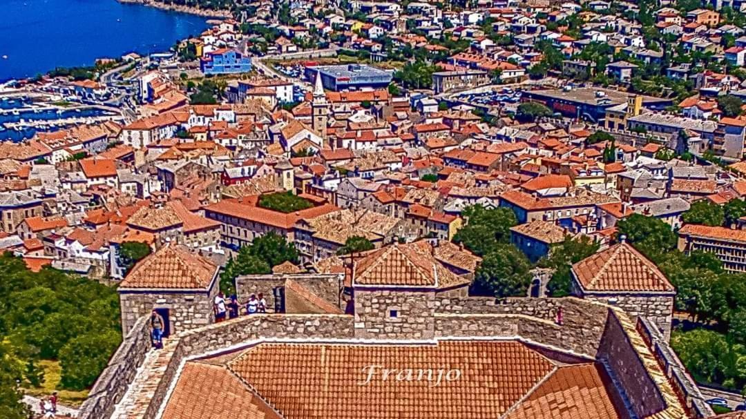 Apartman Pod Nehajem Appartement Senj  Buitenkant foto